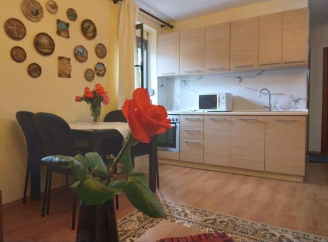 Cozy Apartment, Near Us Embassy! Tirana